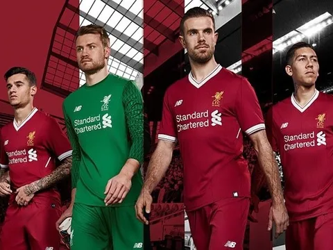 Liverpool tung áo đấu mùa 2017/18 đầy hoài cổ