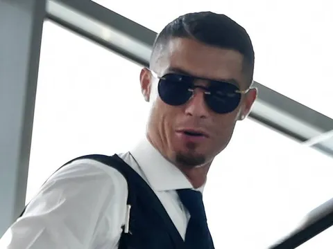 Lộ diện đại gia thứ 2 đứng sau hậu thuẫn Juventus mua Ronaldo