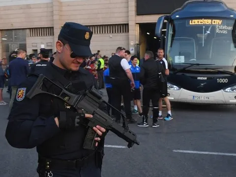 Lo sợ khủng bố, UEFA siết chặt an ninh