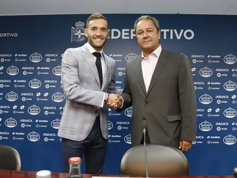 Lucas Perez được đề nghị "khủng" rời Arsenal