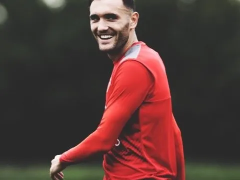 Lucas Perez khó rời Arsenal