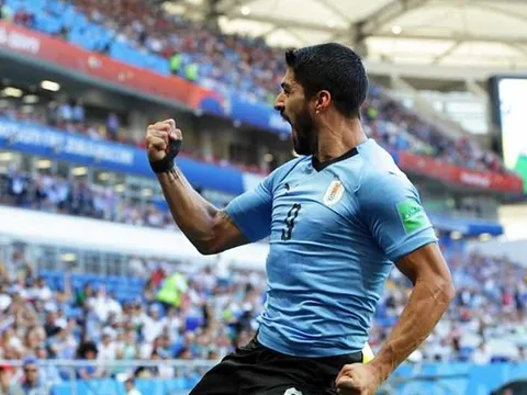 Suarez tỏa sáng đủ cứu vớt Uruguay thảm hại