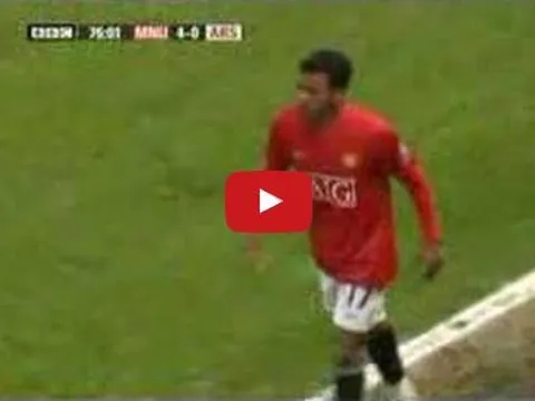 Luis Nani 'trêu ngươi' Arsenal với pha xử lý siêu kĩ thuật