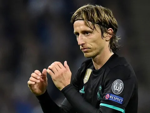 Luka Modric: Chàng trai bị cả thế giới... ăn hiếp