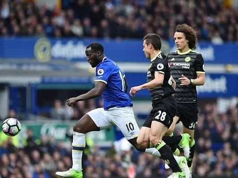 "Lukaku chưa đủ giỏi để gánh vác hàng công Man Utd"