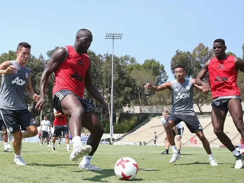 Lukaku: Hàng "khủng" hay hớ của M.U?