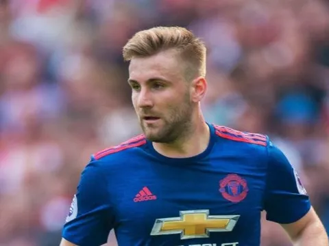 Luke Shaw liên tục khuấy đảo hàng thủ Sunderland