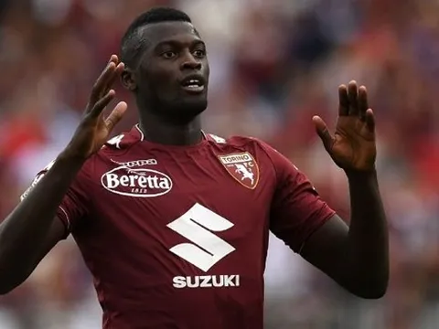 Arsenal đấu West Ham trong thương vụ chiêu mộ sao Senegal