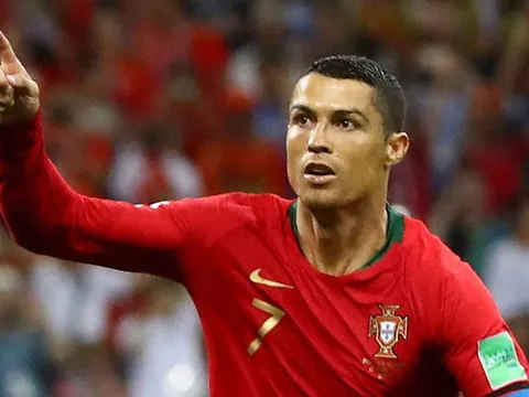 Mặc kệ trốn thuế, Ronaldo vẫn lập hat-trick chinh phục World Cup