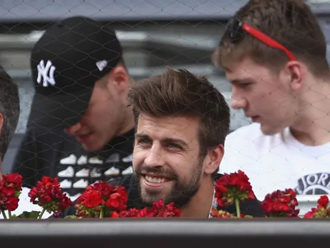 Pique bị la ó khi xem giải quần vợt Madrid Open