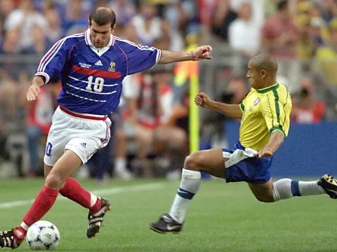 Ký ức World Cup: Tuyển Pháp thành bại tại gã đầu hói huyền thoại Zidane