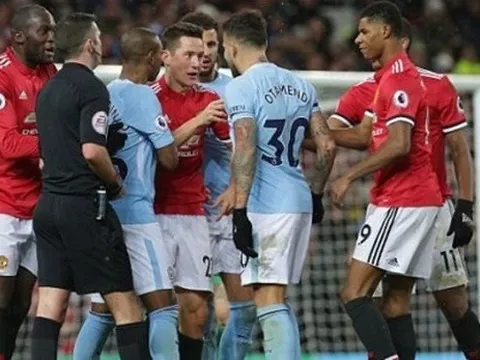 Man City: Khi ảo vọng về cú ăn 3 dần sụp đổ...