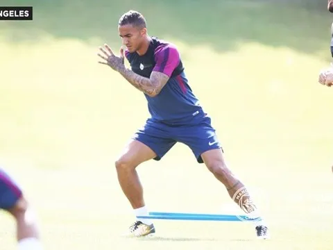 Man City hội quân, Danilo miệt mài tập luyện cùng đồng đội