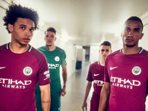 Man City tung áo đấu sân khách đầy mộng mơ