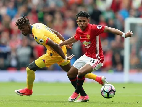 Màn ra mắt ấn tượng của Demetri Mitchell vs Crystal Palace