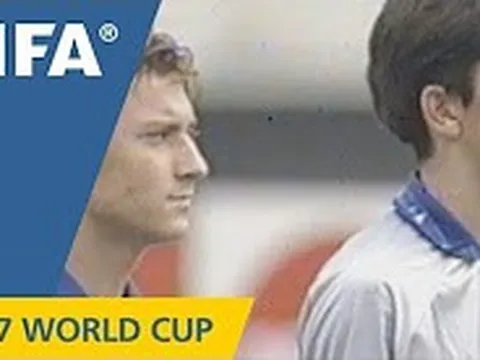 Màn ra mắt của Gianluigi Buffon trong màu áo Azzurri