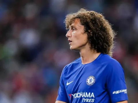 Màn trình diễn của David Luiz vs Arsenal