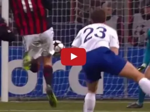 Màn trình diễn của Ronaldinho vs Manchester United (2009-10)