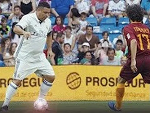 Màn trình diễn của Ronaldo (Real Madrid Legends vs Roma Legends)