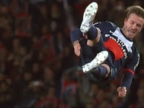 Màn trình diễn đã biến David Beckham trở thành huyền thoại của PSG