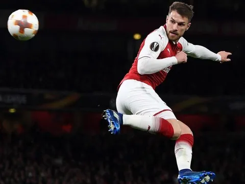 Man United, Chelsea nhận tin buồn từ thương vụ Ramsey