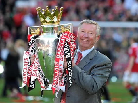 Sau 5 năm, di sản của Sir Alex vẫn phủ bóng ở MU