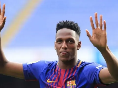 Man Utd cạnh tranh với Lyon trong thương vụ ngôi sao Barca