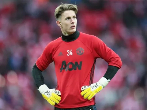Man Utd đánh bại Chelsea và Arsenal, chốt thỏa thuận với cầu thủ Anh