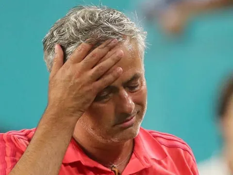 Mourinho: Hãy hình dung Tuanzebe đụng Lewandowski, Mitchell đối đầu Robben
