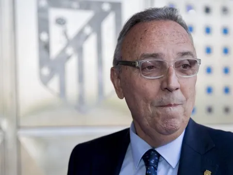 'Maradona, Ronaldo hành xử dễ coi hơn Neymar nhiều'
