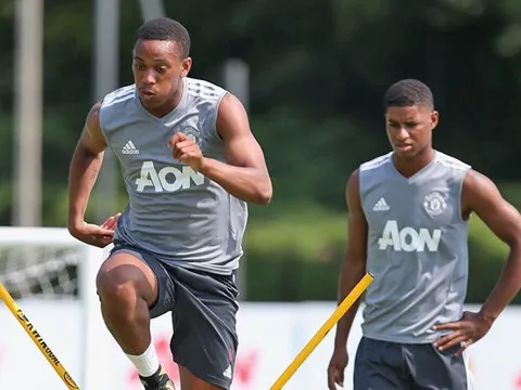 Huyền thoại lo sợ Rashford và Martial rời Man Utd