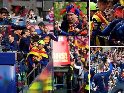 Mất Champions League, Barcelona kém vui khi diễu hành mừng cú đúp
