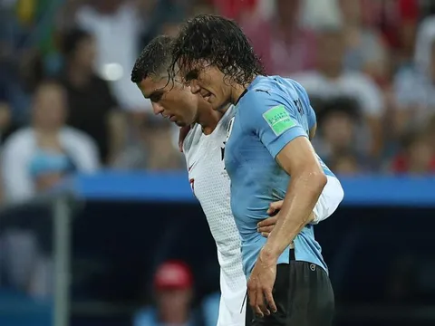 Mất "đại pháo" Cavani, Uruguay bấn loạn trước cuộc đấu Pháp