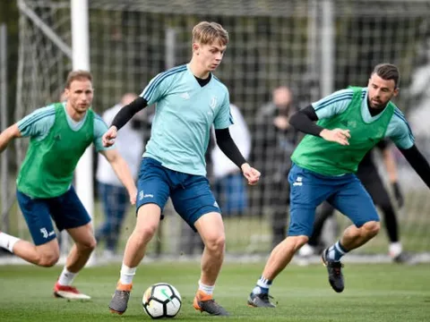 Mất nửa đội hình, Juventus gọi sao mai 17 tuổi lên tập