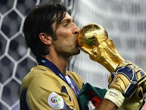 Materazzi: 'Buffon vĩ đại nhất lịch sử'