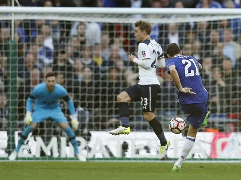Matic lập siêu phẩm, Chelsea nhấn chìm tham vọng có danh hiệu của Tottenham