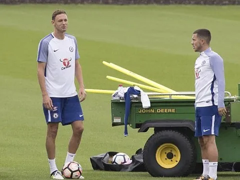 Matic xỏ giày ra sân tập, chờ Mourinho tới đón