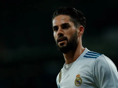 Juventus ghen tị với cơn đau đầu của Zidane