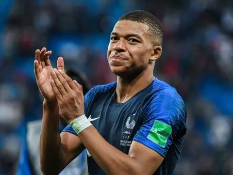 Mbappe đáp trả hoàn hảo khi được so sánh với Ronaldo