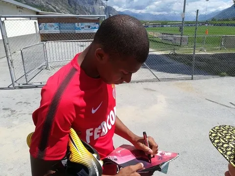 Mbappe bất ngờ bỏ ngỏ khả năng rời Monaco