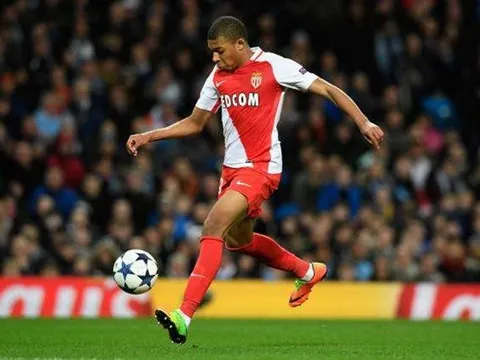 Mbappe hay Lacazette đây ngài Wenger?