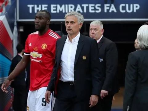 Mourinho không phục khi nhìn Chelsea đoạt FA Cup