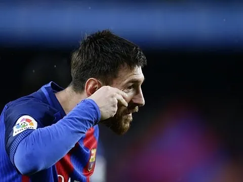 Messi ăn mừng lạ mắt, ám chỉ điều gì?