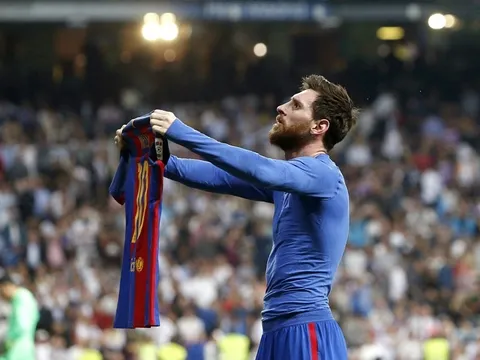 Messi che mờ Ronaldo, Barca giành 3 điểm trong phút cuối cùng