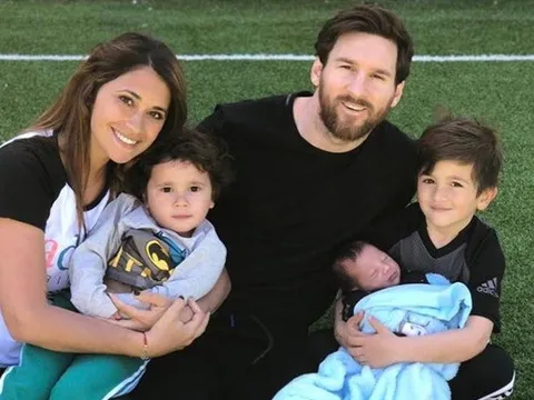 Messi khoe ảnh con trai thứ ba, muốn sinh thêm con gái