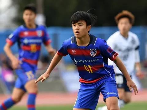 ‘Messi Nhật Bản’ đi vào lịch sử quốc gia bằng siêu phẩm góc hẹp