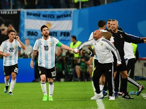 Messi nói thẳng HLV Sampaoli: 'Chúng tôi không còn tin tưởng ông'