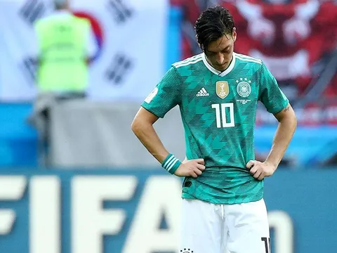 Mesut Ozil rời tuyển Đức: Lời oán trách của tình yêu