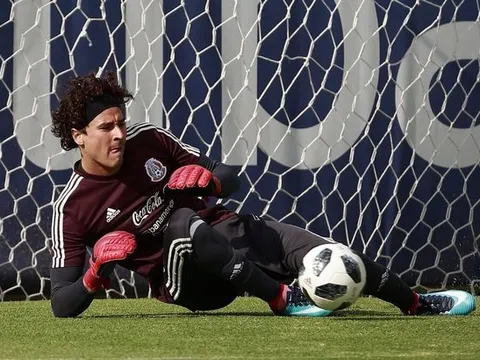 SỐC: Dàn sao Mexico "qua đêm" sau trận thắng trước Scotland