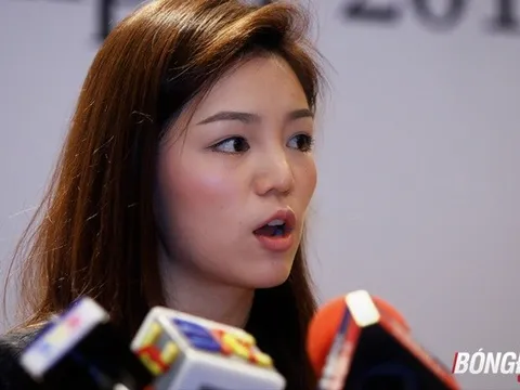 Vẻ đẹp ngất ngây của trưởng đoàn U22 Thái Lan "hớp hồn" đấng mày râu